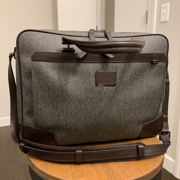 tumi astor briefcase